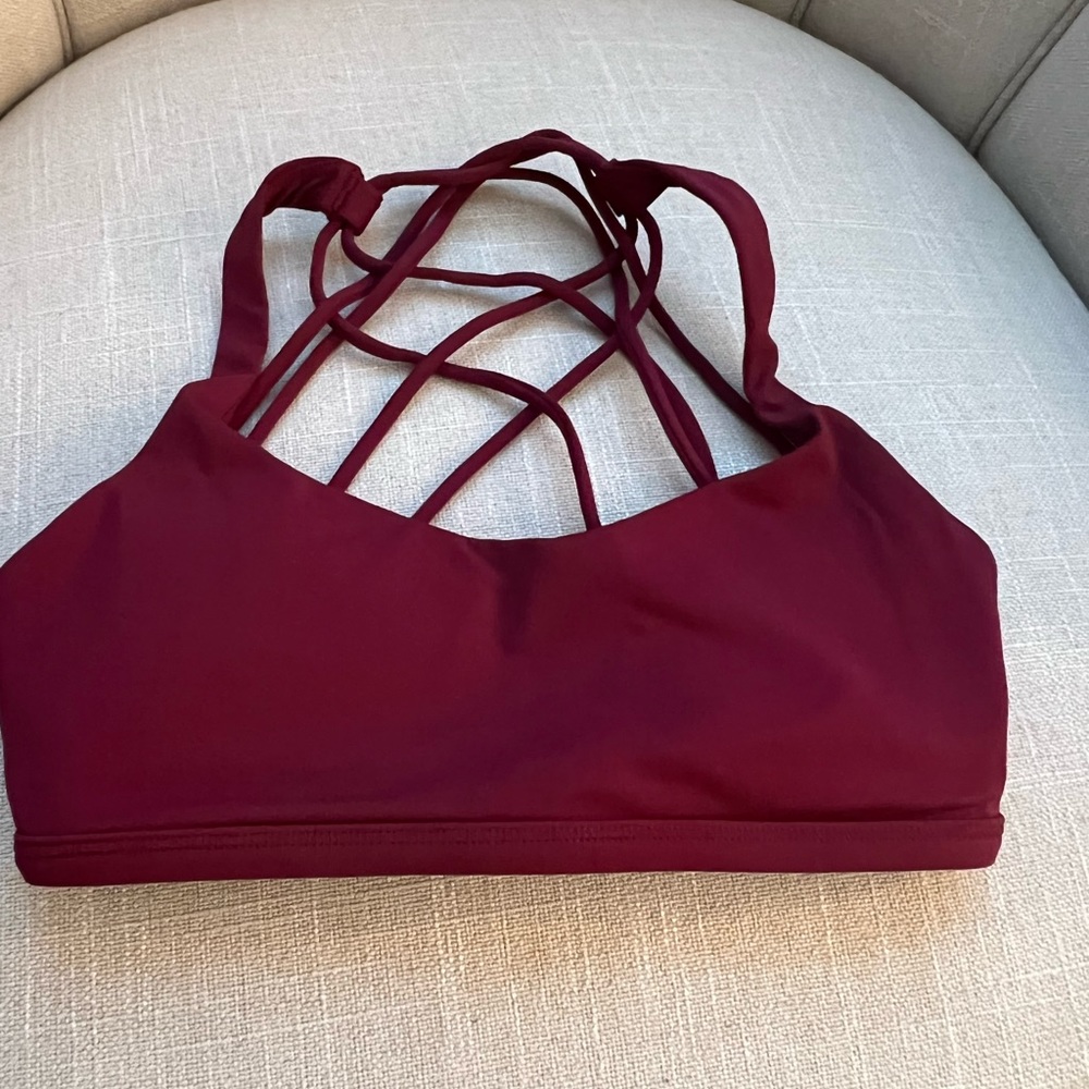 Lululemon Free to be bra size 4